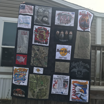 Duck Dynasty and Chicago Bulls Throw Size