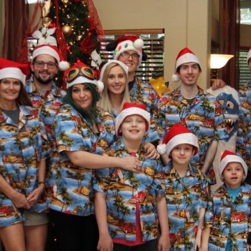 Hawaiian Shirts for Family Photos 